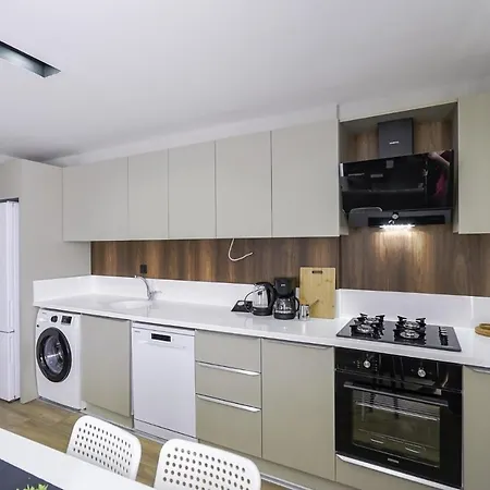 Modern Flat W Balcony 5 Min To Beach In Kemer Antalya